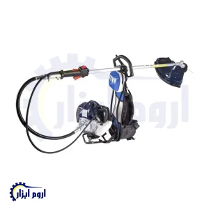 علف زن بنزینی کوله ای برند اکتیو دارای موتور بنزینی پرقدرت دو زمانه 1.5 کیلو وات دنده های مقاوم و سخت کاری شده موتور با قابلیت استارت سریع جهت روشن شدن آسان و سریع طراحی ارگونومیک دسته جهت راحتی کاربر در حین کار کردن سیستم خنک کننده کاربراتور مجهز به قرقره برش با نخ نایلون تیغه برش 230 میلی متریبه همراه کوله جهت استفاده آسان از دستگاه